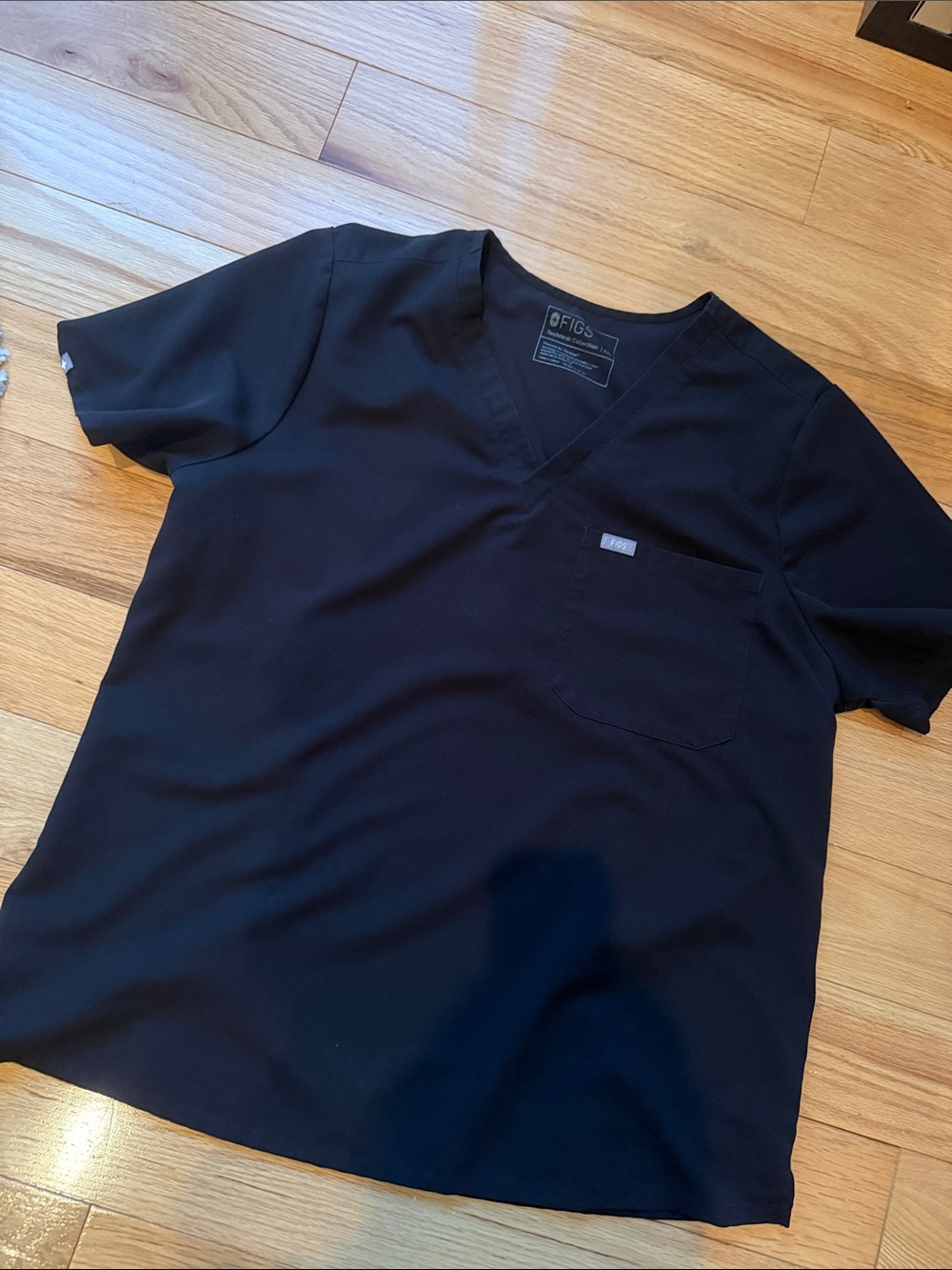 Figs Women’s Catarina Black Scrub Top XXL